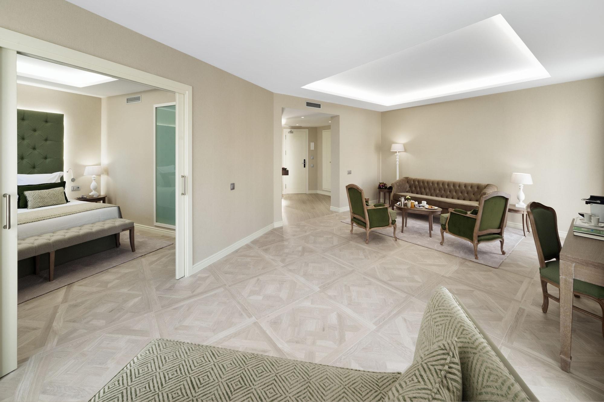 Lamaro Hotel Barcelona Bagian luar foto A suite at the hotel