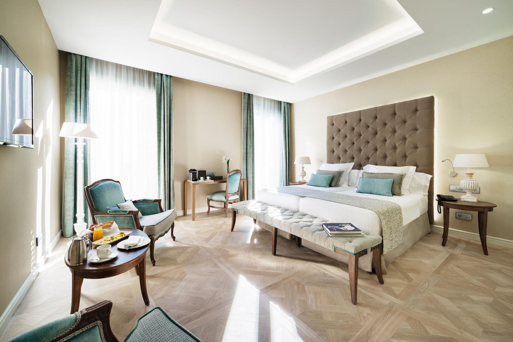Lamaro Hotel Barcelona Bagian luar foto Deluxe Room