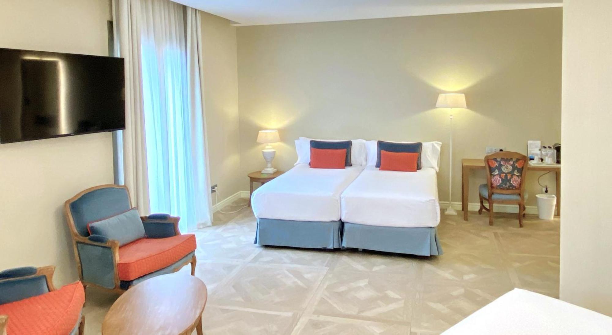 Lamaro Hotel Barcelona Ruang foto A room at the hotel