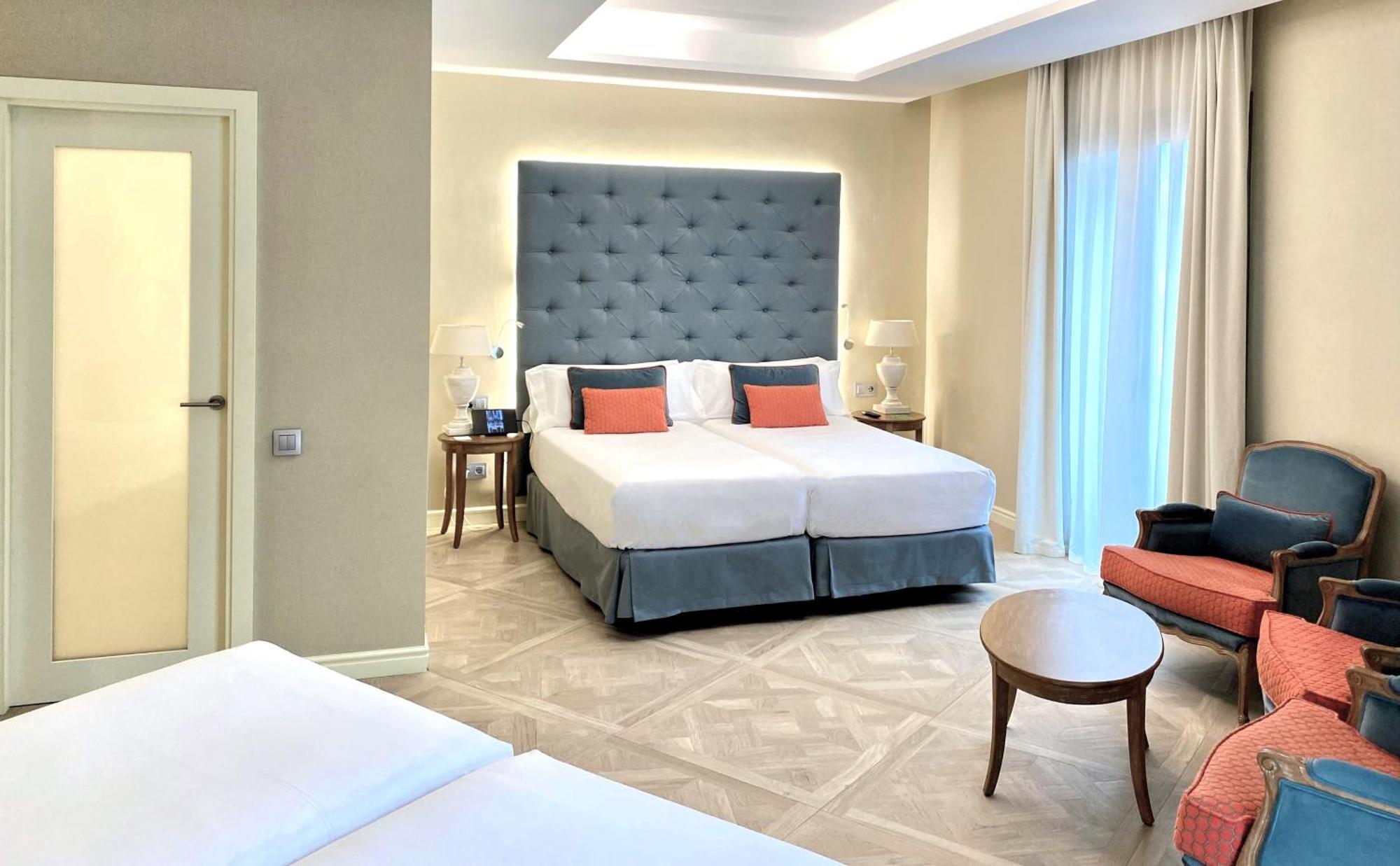Lamaro Hotel Barcelona Ruang foto Deluxe room